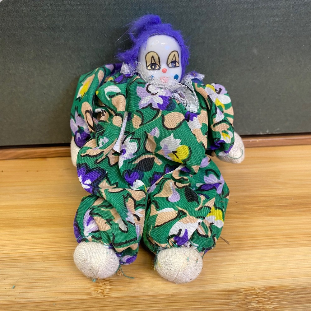 Unbranded Miniature Clown Doll Unisex Small Green Floral Porcelain Pierrot 35